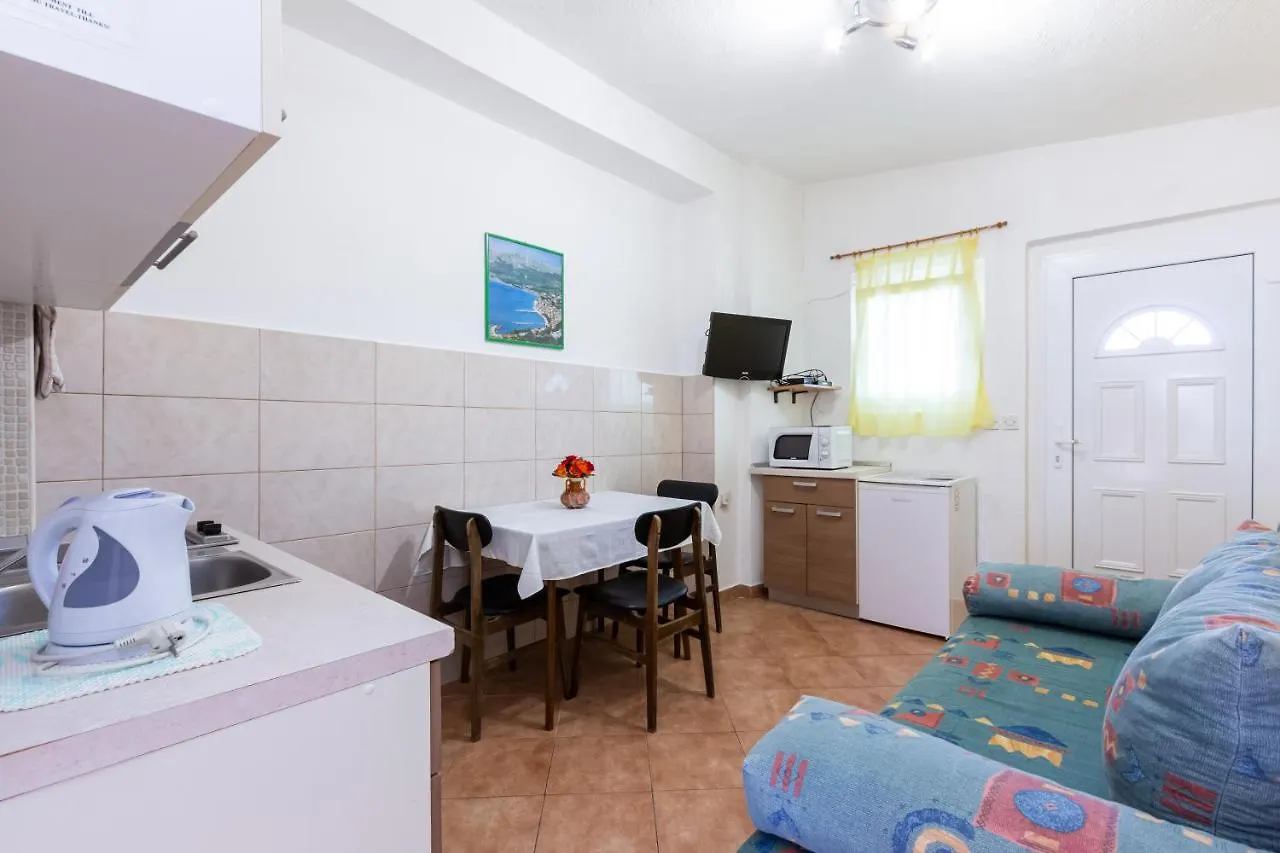 Apartment Lucija With Terrace Baska