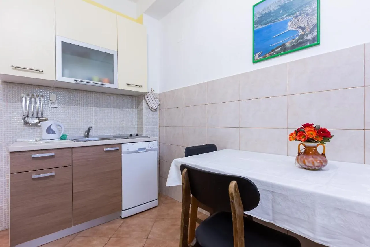 Apartment Lucija With Terrace Baska