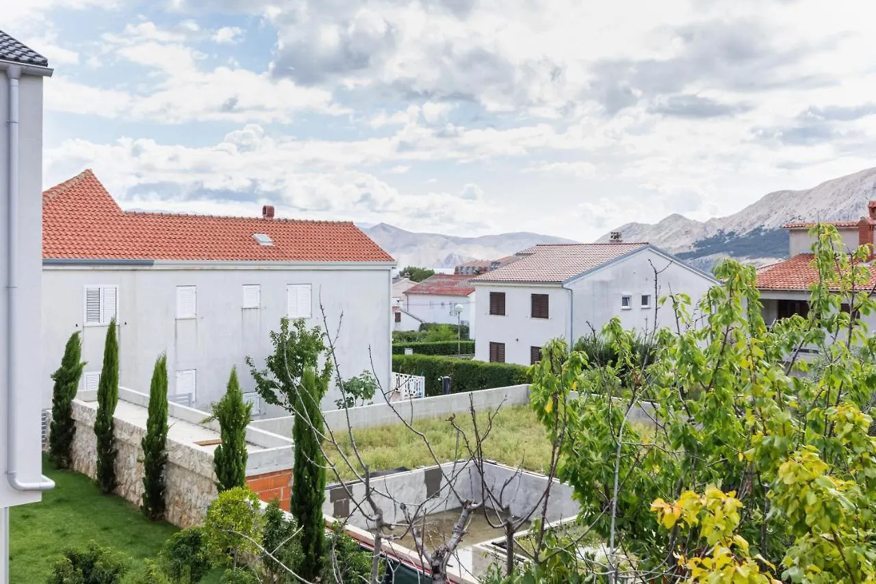 Apartment Lucija With Terrace Baska